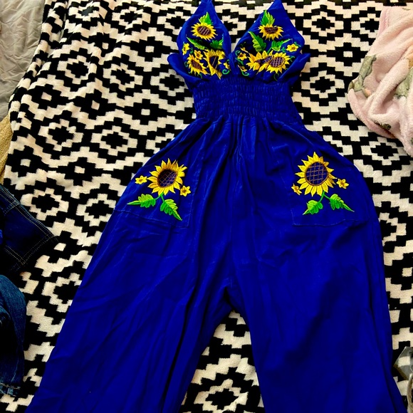 Never worn!  Mexican romper Embroidered - Picture 1 of 4